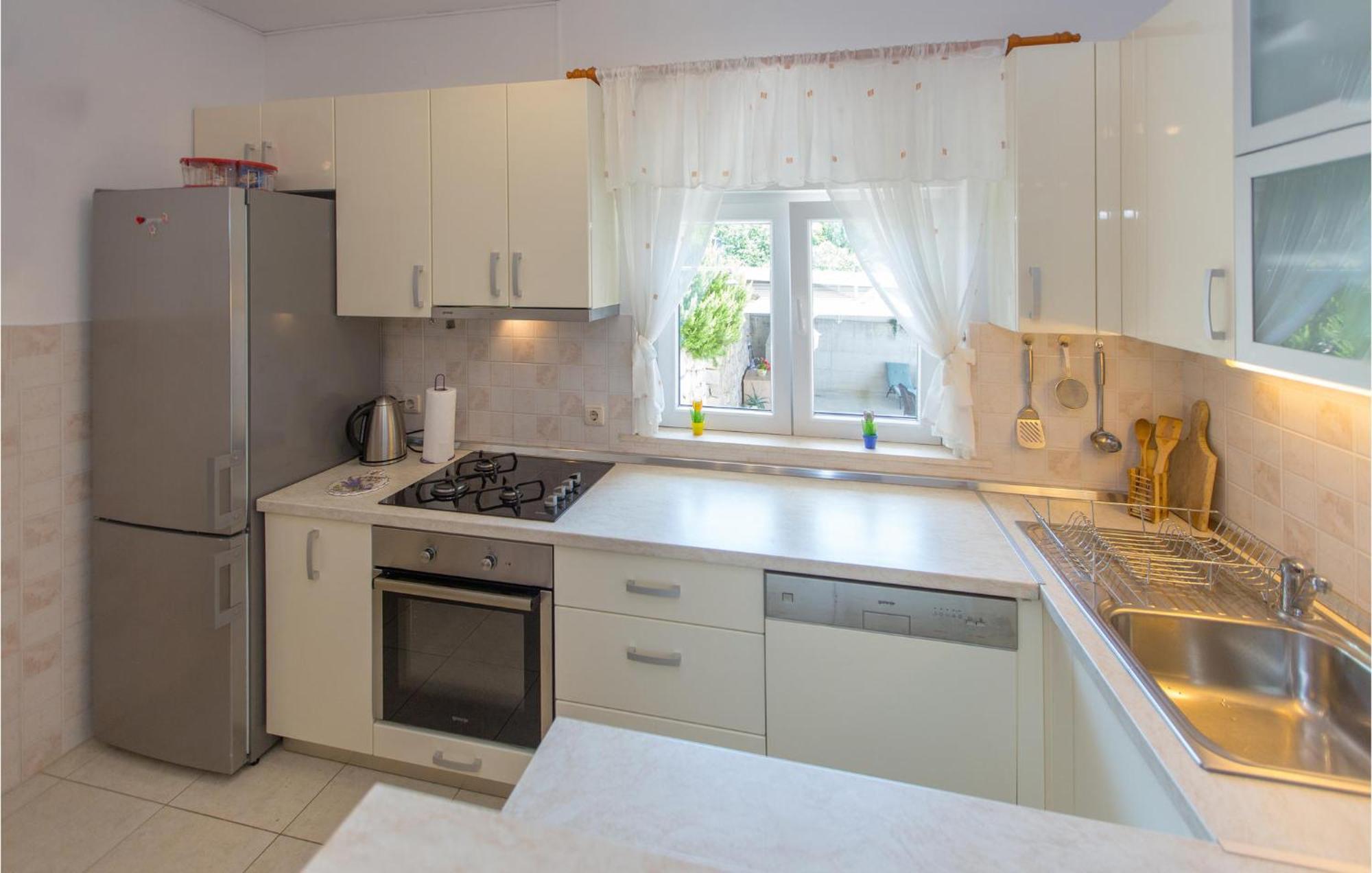 3 Bedroom Lovely Home In Plat Mlini Bagian luar foto